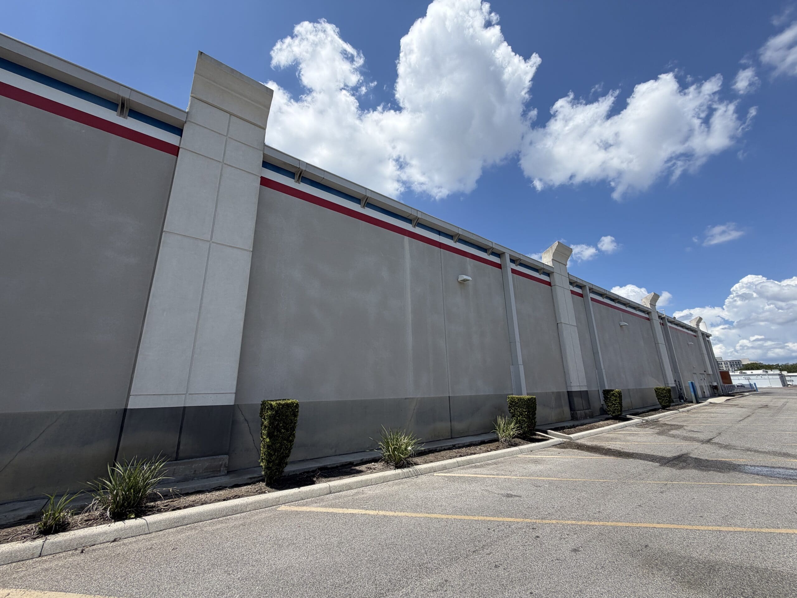Commercial exterior cleaning